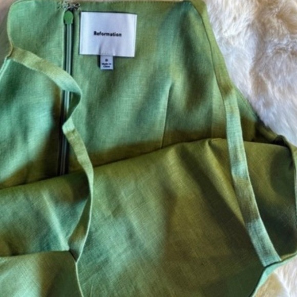 Reformation Phillipa Linen Dress In Avocado, brand new, without tags, no flaws. - Picture 7 of 9